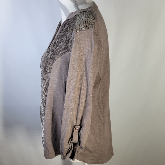 Chicos Brown Henley T 3/4 Sleeve Crushed Velour Chest + Sequin Shoulders Size 1 - Picture 7 of 13